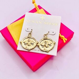 Susan Shaw Gold Bee Medallion Drop Earrings